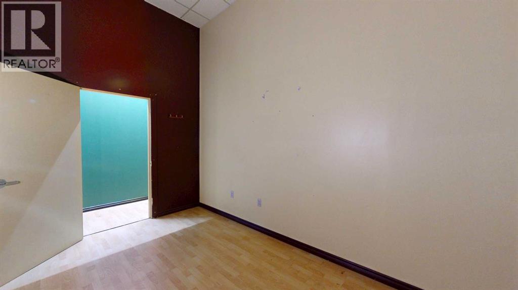 4841 50 Street Property Photo 28