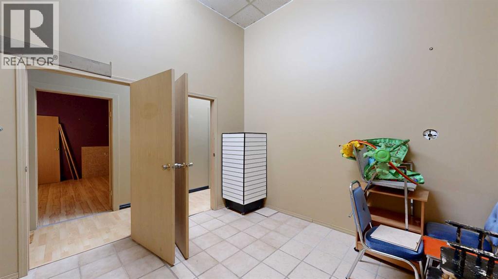 4841 50 Street Property Photo 31