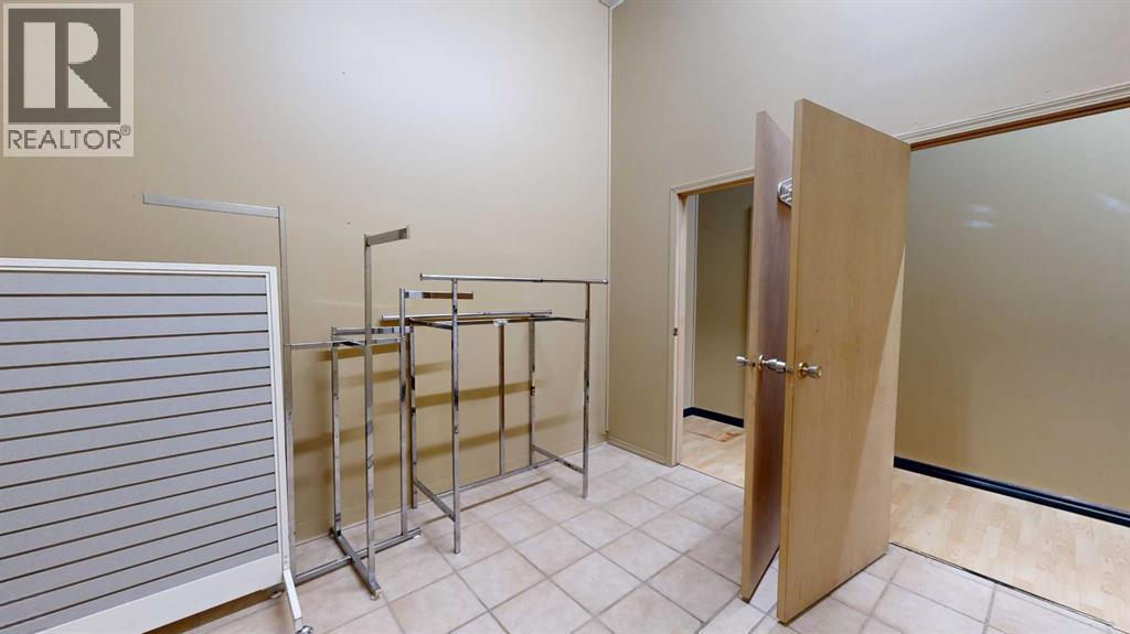 4841 50 Street Property Photo 32