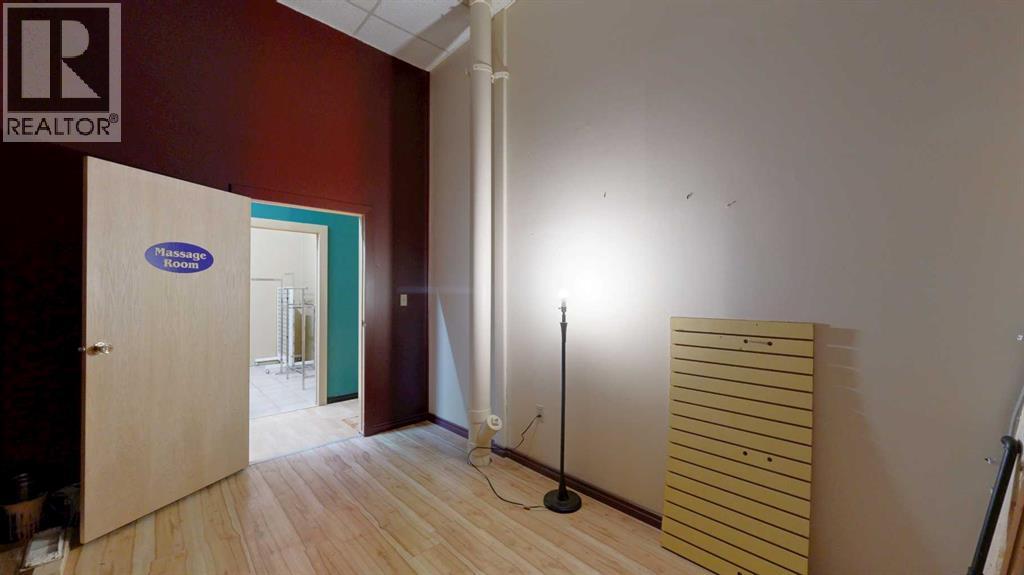 4841 50 Street Property Photo 36