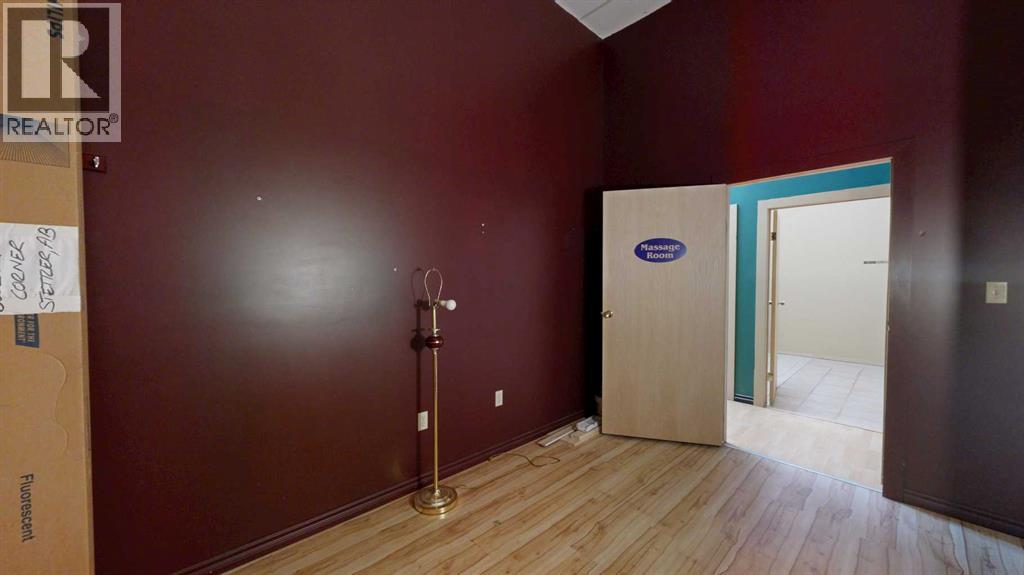 4841 50 Street Property Photo 37