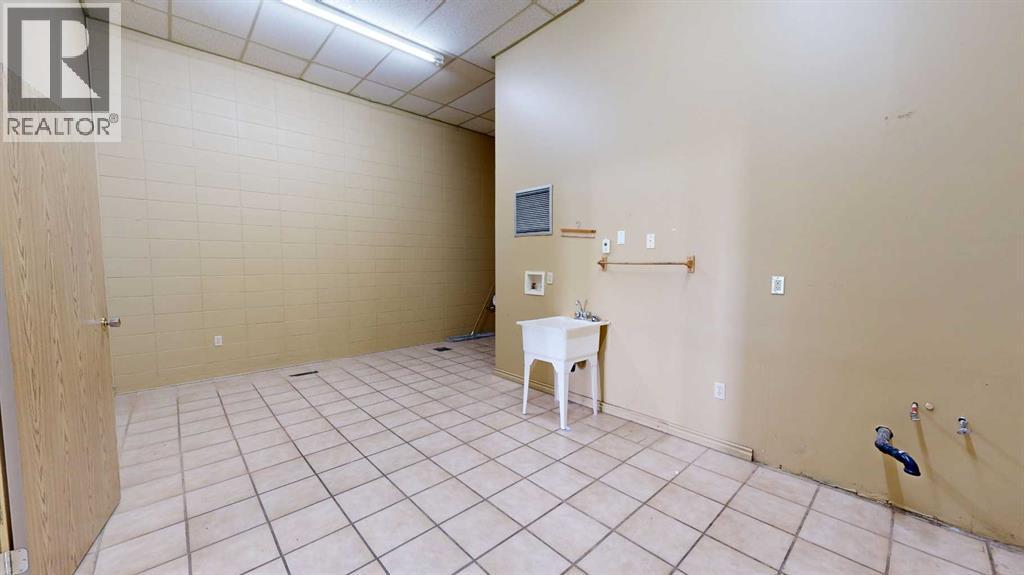 4841 50 Street Property Photo 38