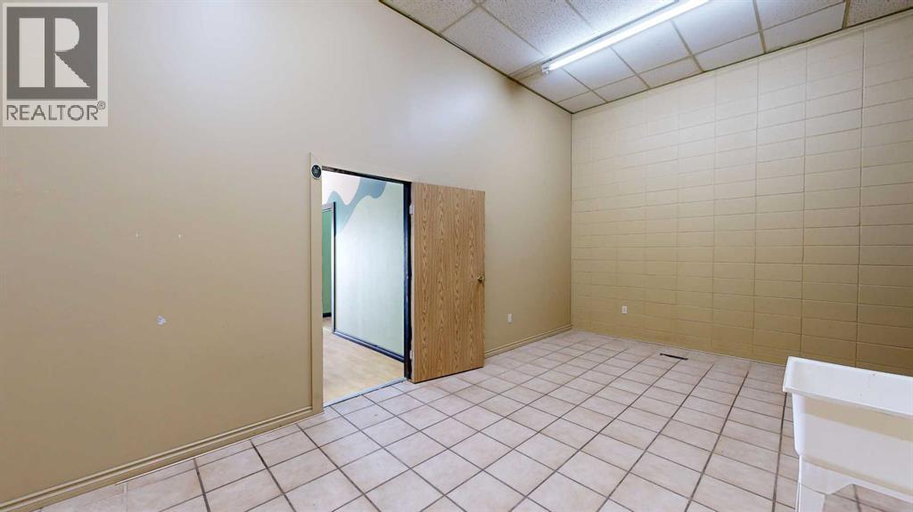 4841 50 Street Property Photo 39
