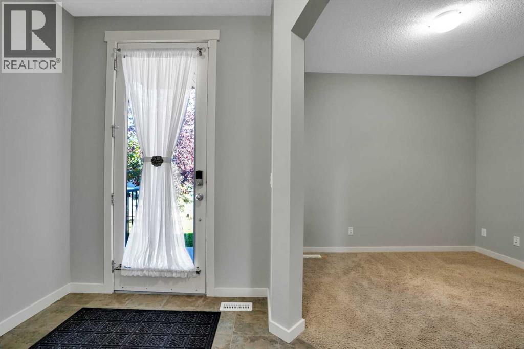125 Walden Square Se Property Photo 3