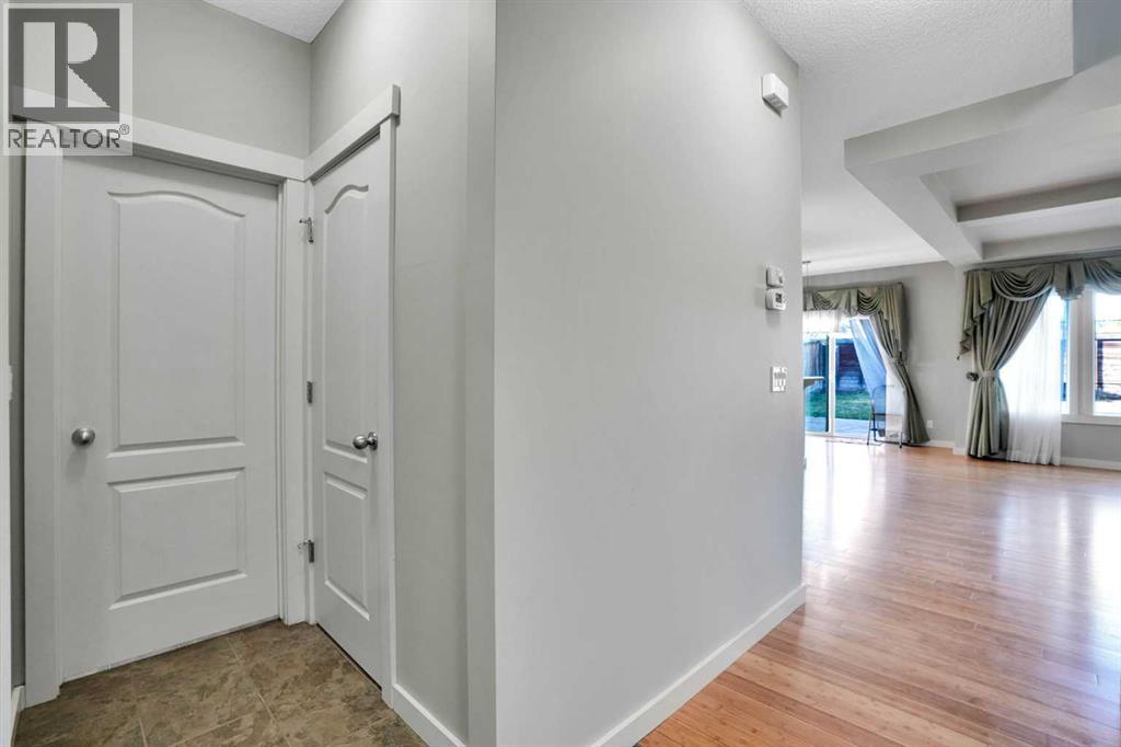 125 Walden Square Se Property Photo 5