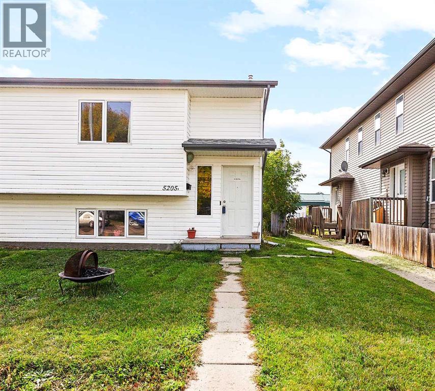 5205b 52 Avenue Property Photo 1