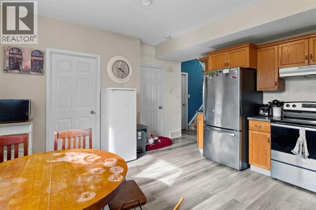 5205b 52 Avenue Property Photo 7