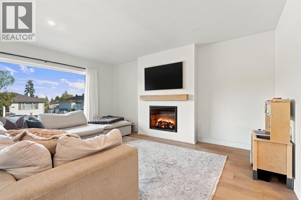 6031 Thornbank Drive Nw Property Photo 4