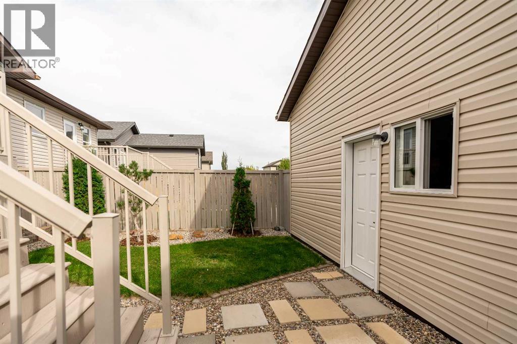 113 Mt Sundance Crescent W Property Photo 37
