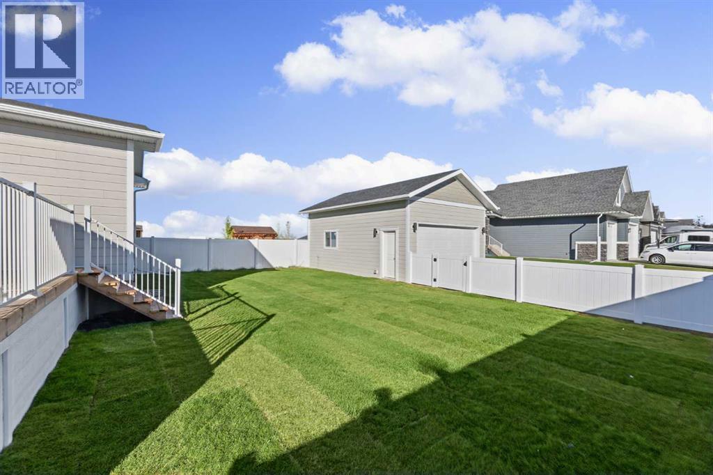 38 Viceroy Crescent Property Photo 4