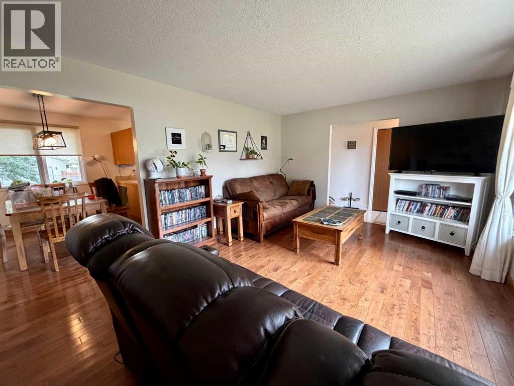 1305 5 Avenue Property Photo 4