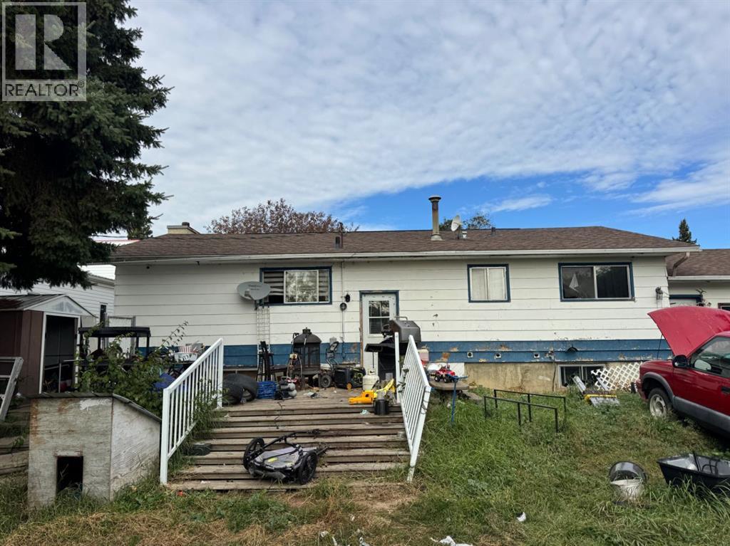 917 2 Avenue Property Photo 2