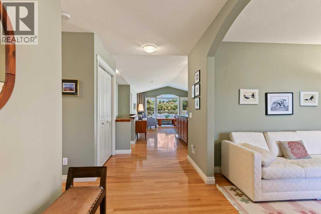197 Cimarron Drive Property Photo 4