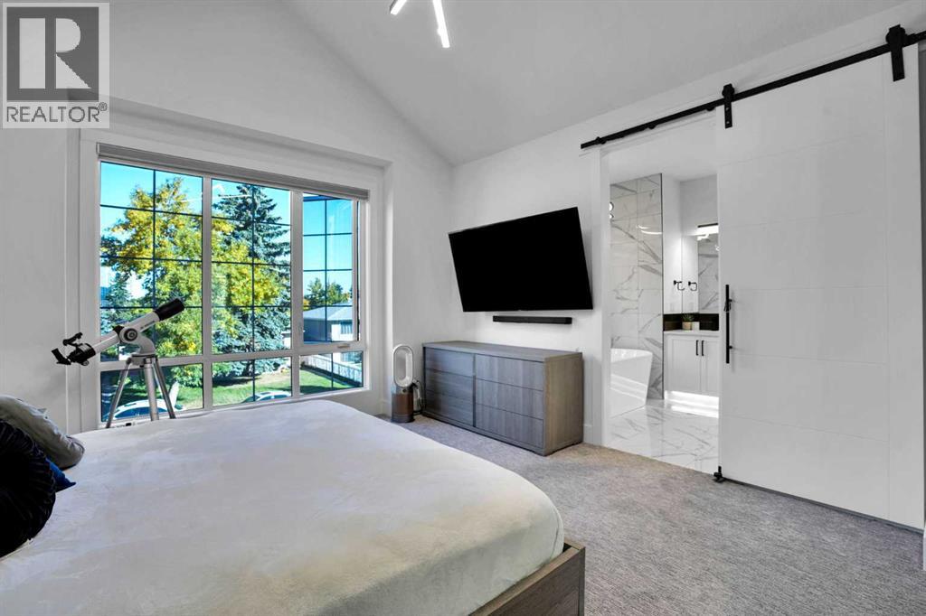 1111 43 Street Sw Property Photo 18
