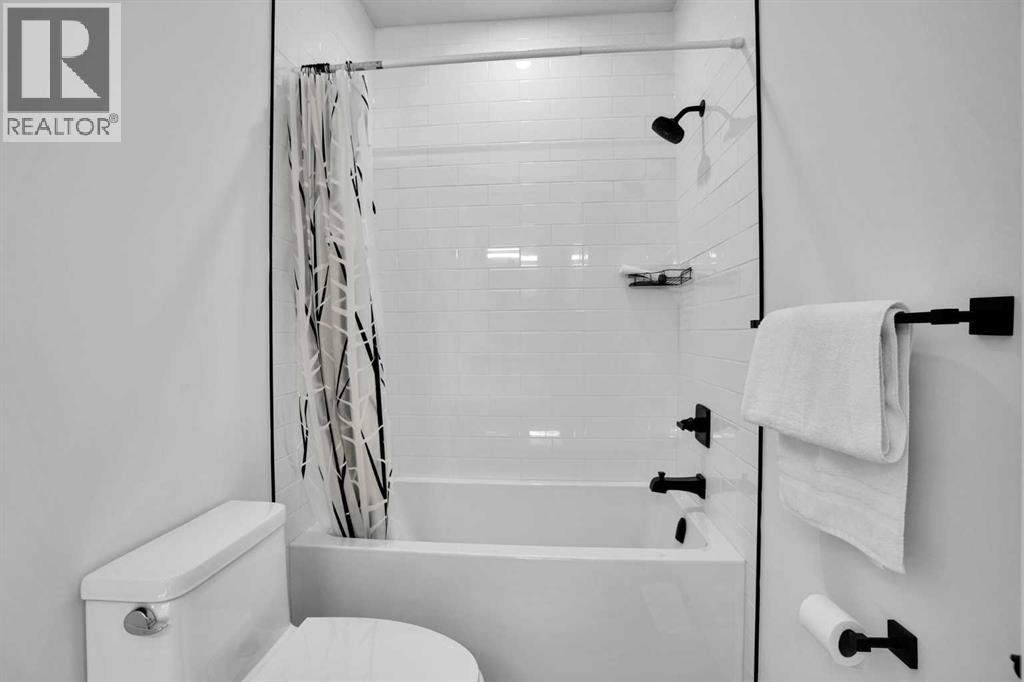 1111 43 Street Sw Property Photo 25
