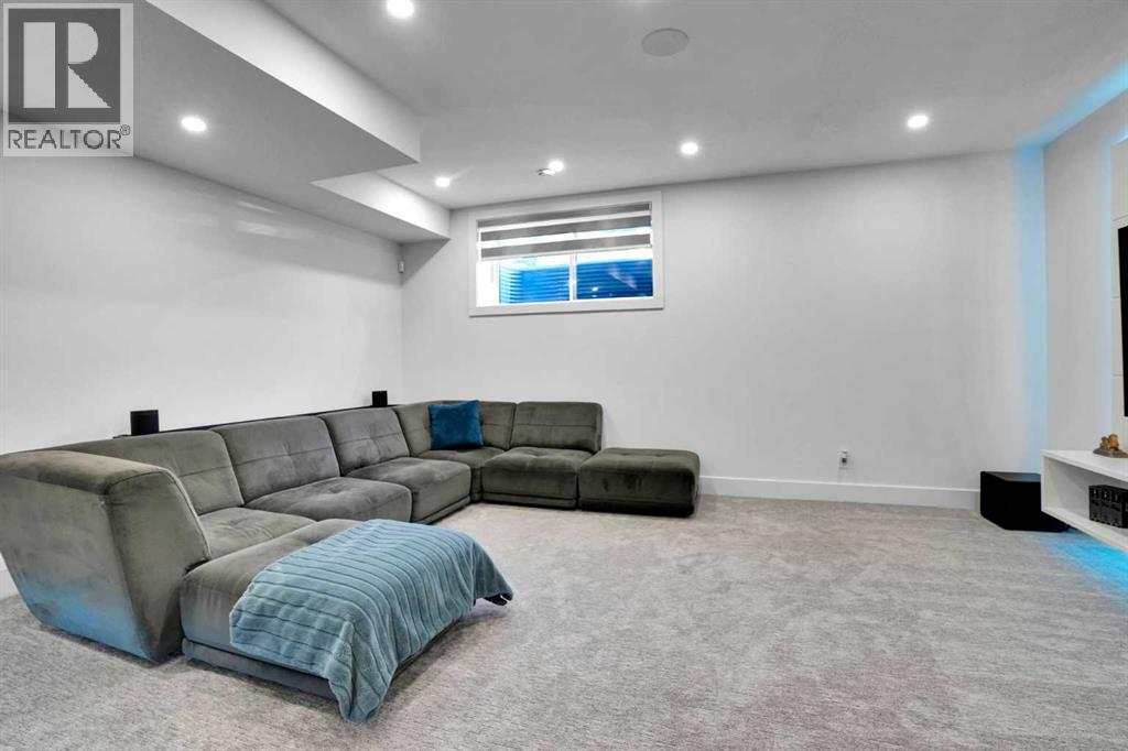 1111 43 Street Sw Property Photo 28