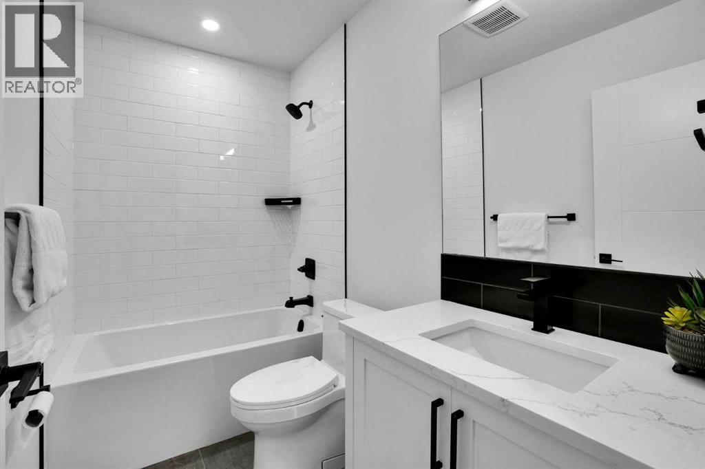 1111 43 Street Sw Property Photo 34