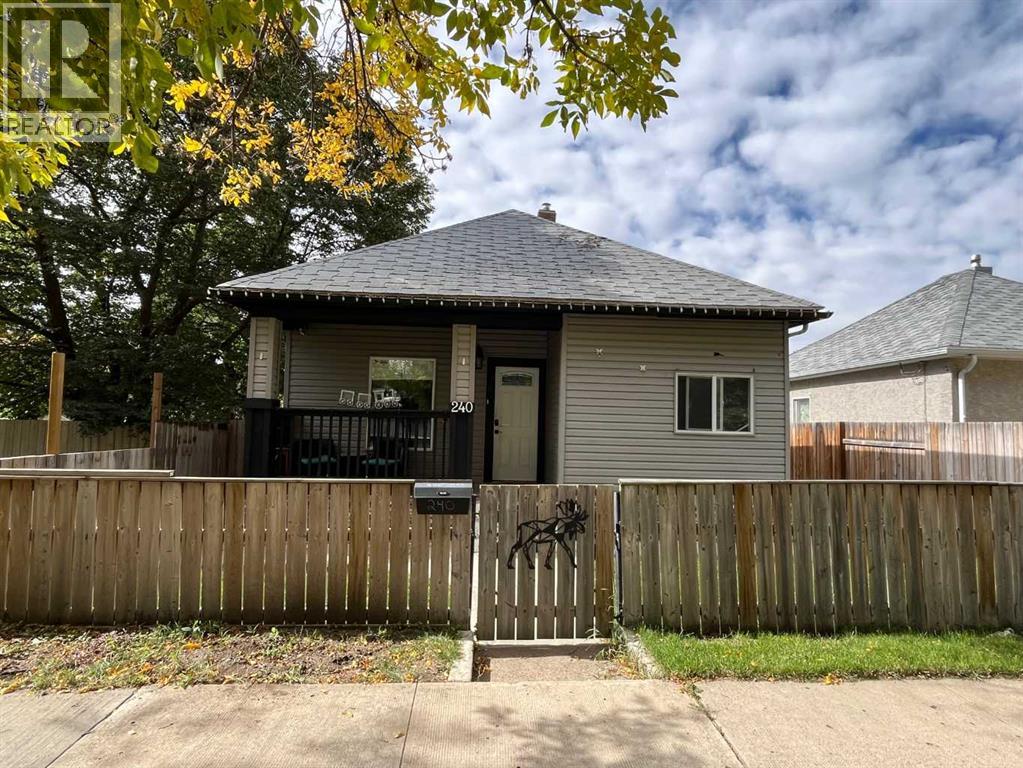 240 20 Street N Property Photo 1