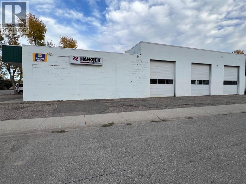 1411 20 Avenue Property Photo 3