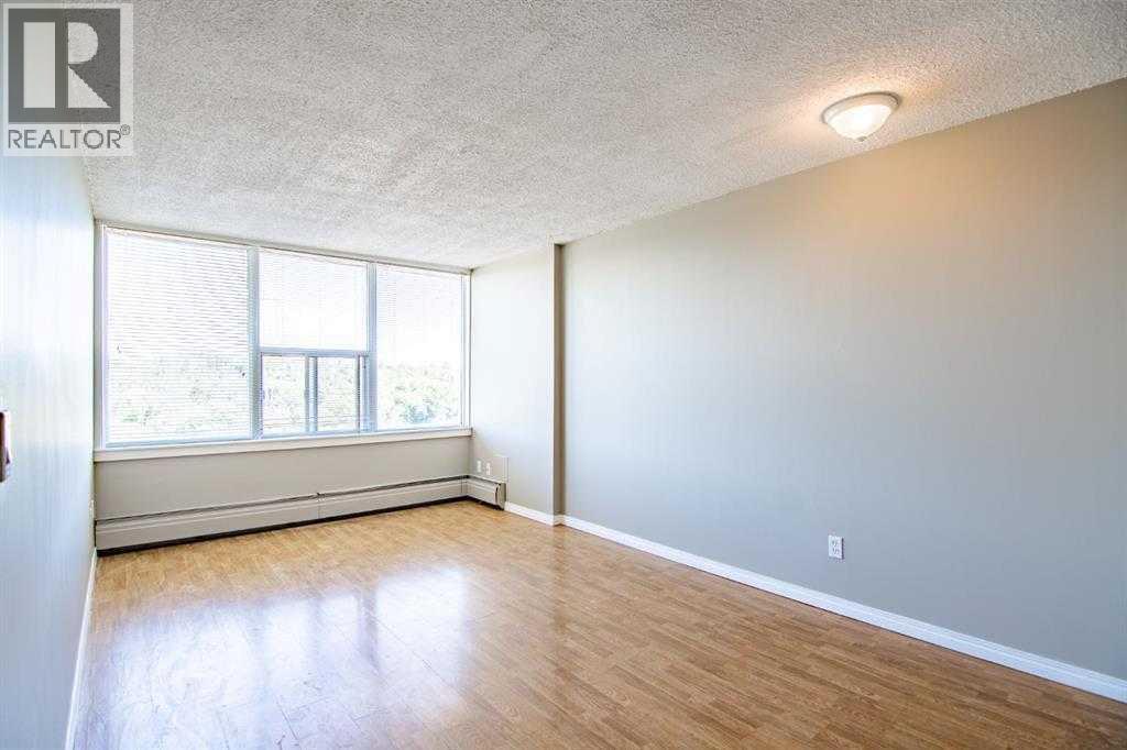 4820 47 Avenue Property Photo 38