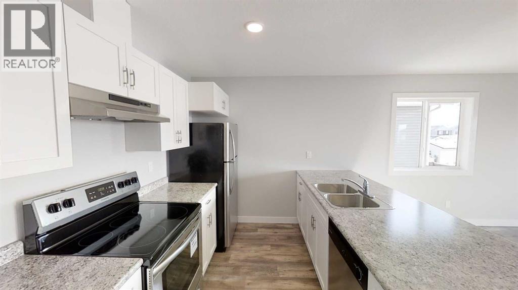 9529 113 Avenue Property Photo 3