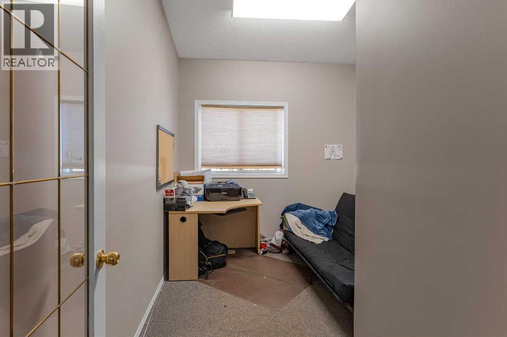 9856 97 Avenue Property Photo 12