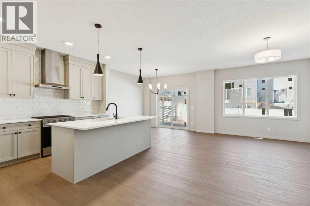1062 Bayview Crescent Sw Property Photo 7