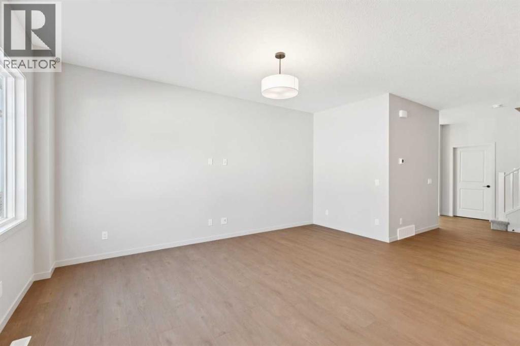 1062 Bayview Crescent Sw Property Photo 14