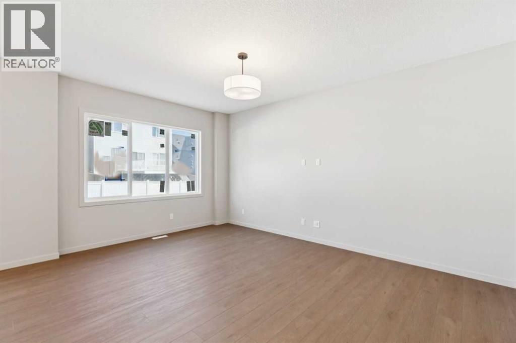 1062 Bayview Crescent Sw Property Photo 17