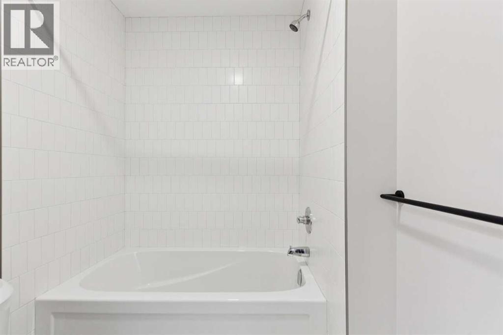1062 Bayview Crescent Sw Property Photo 32