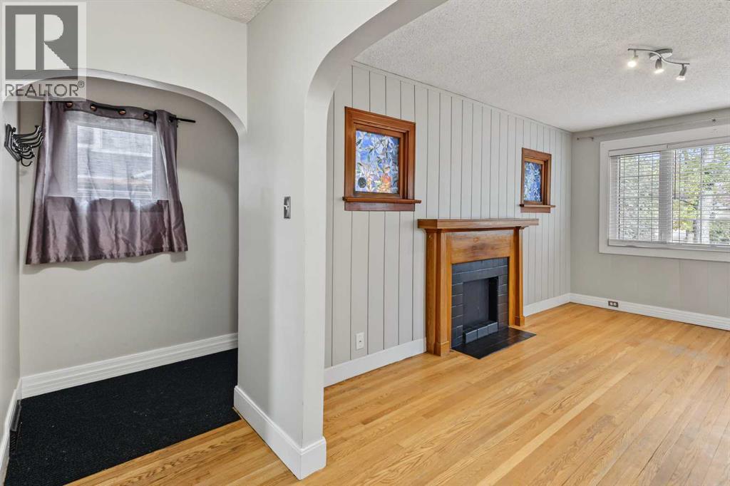 319 11 Avenue Ne Property Photo 3