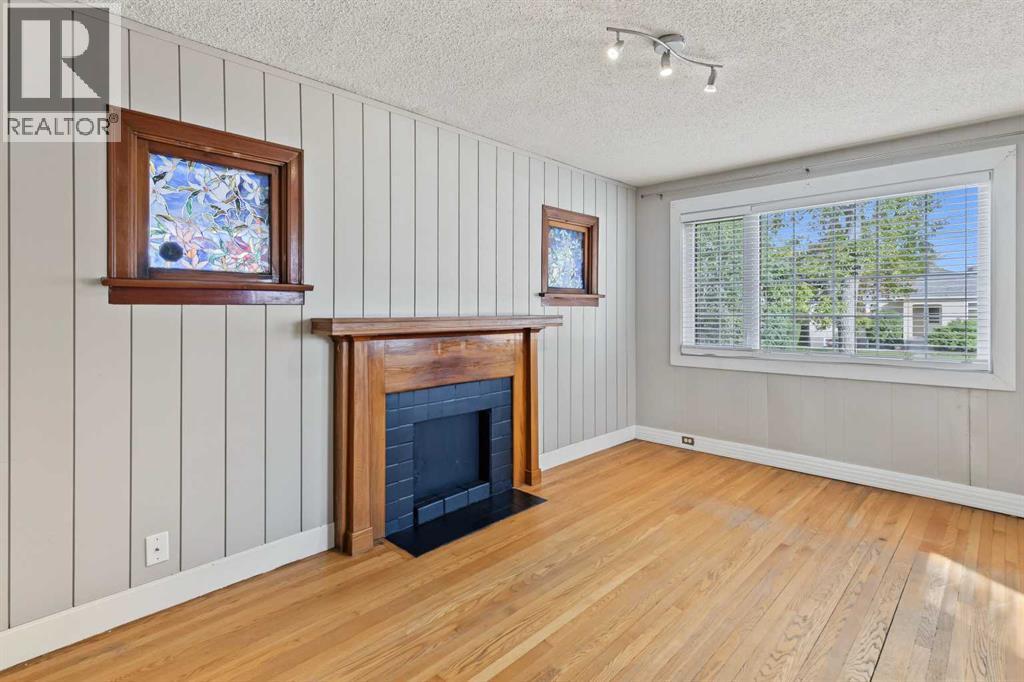 319 11 Avenue Ne Property Photo 4