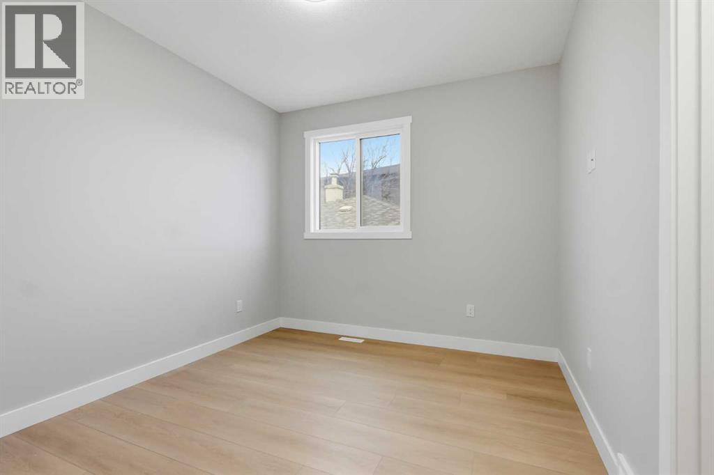 1636 19 Avenue Nw Property Photo 16