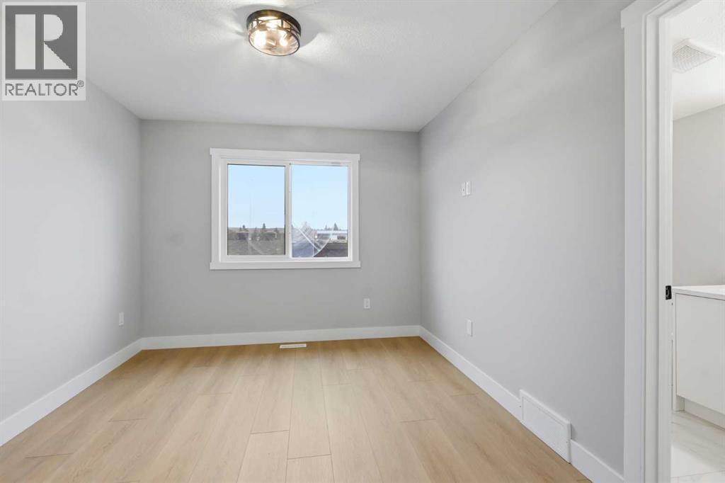 1636 19 Avenue Nw Property Photo 22