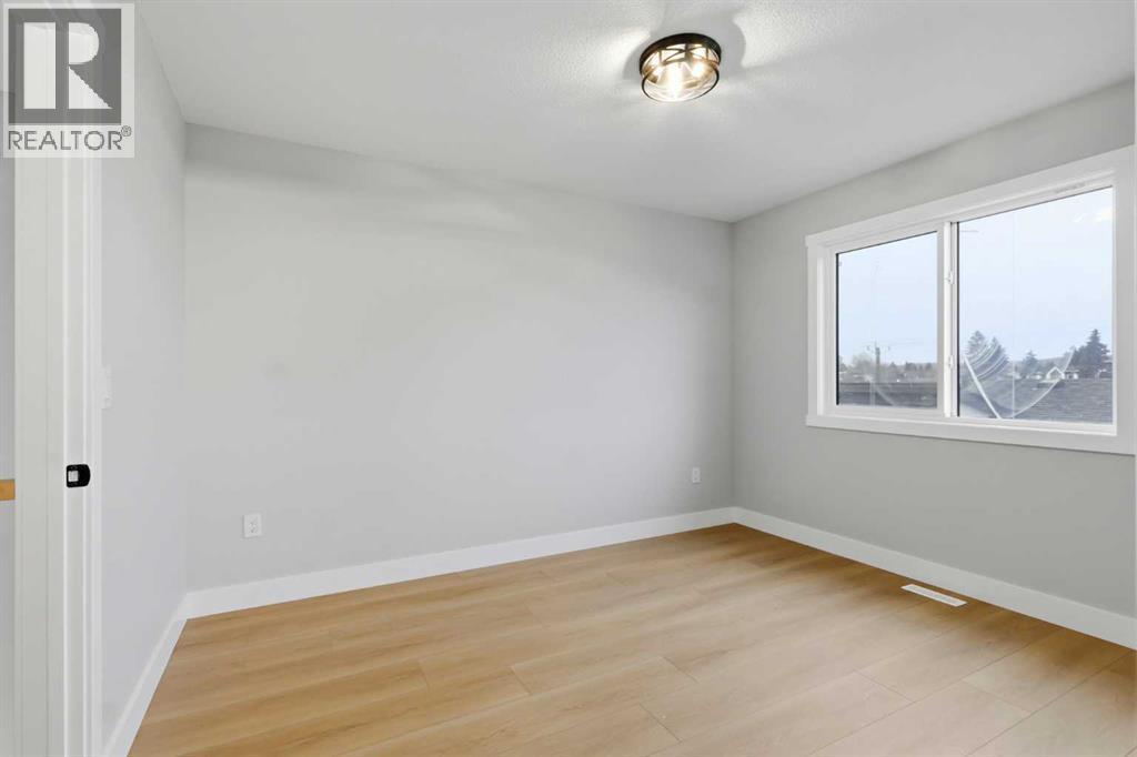 1636 19 Avenue Nw Property Photo 23