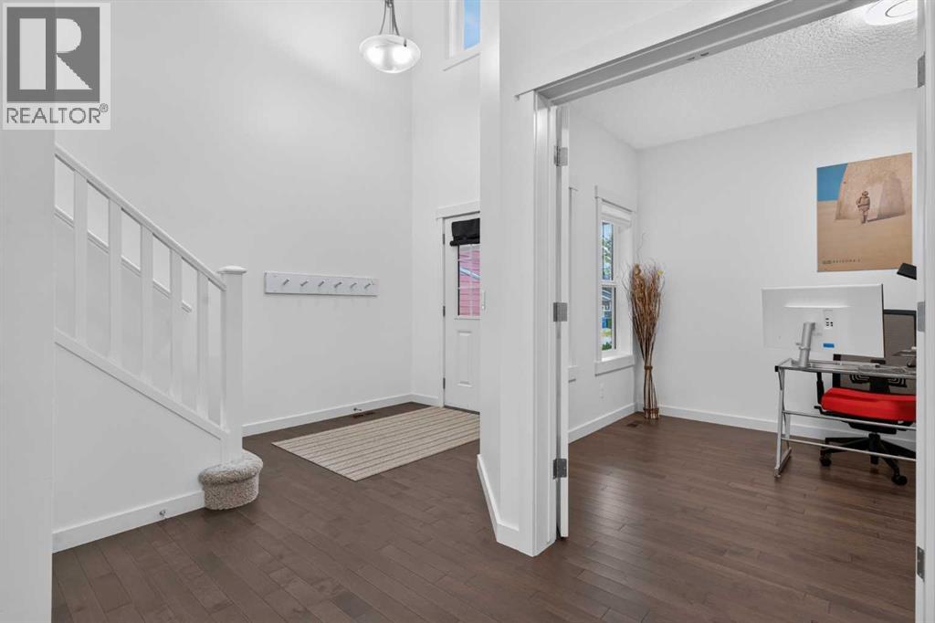 684 Evanston Drive Nw Property Photo 6