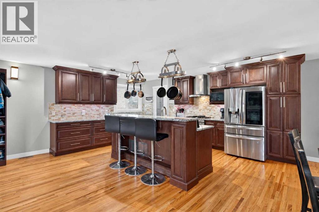 907 Ranchview Crescent Nw Property Photo 1