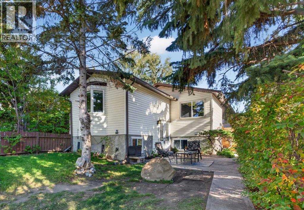 907 Ranchview Crescent Nw Property Photo 4