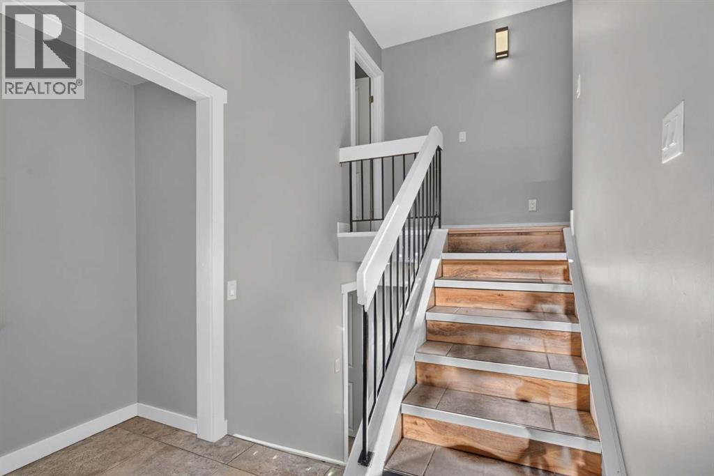 907 Ranchview Crescent Nw Property Photo 7