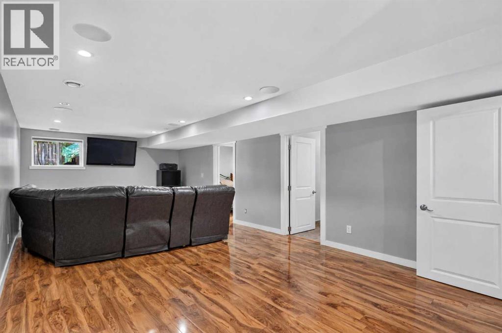 907 Ranchview Crescent Nw Property Photo 25