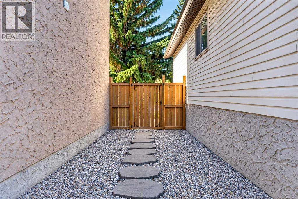 907 Ranchview Crescent Nw Property Photo 41
