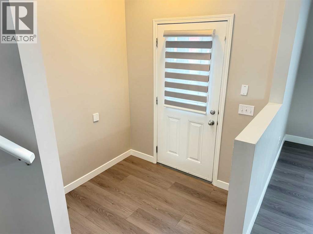 95 Panora Close Nw Property Photo 3