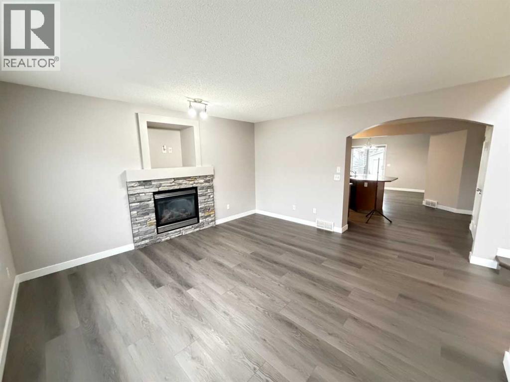 95 Panora Close Nw Property Photo 8