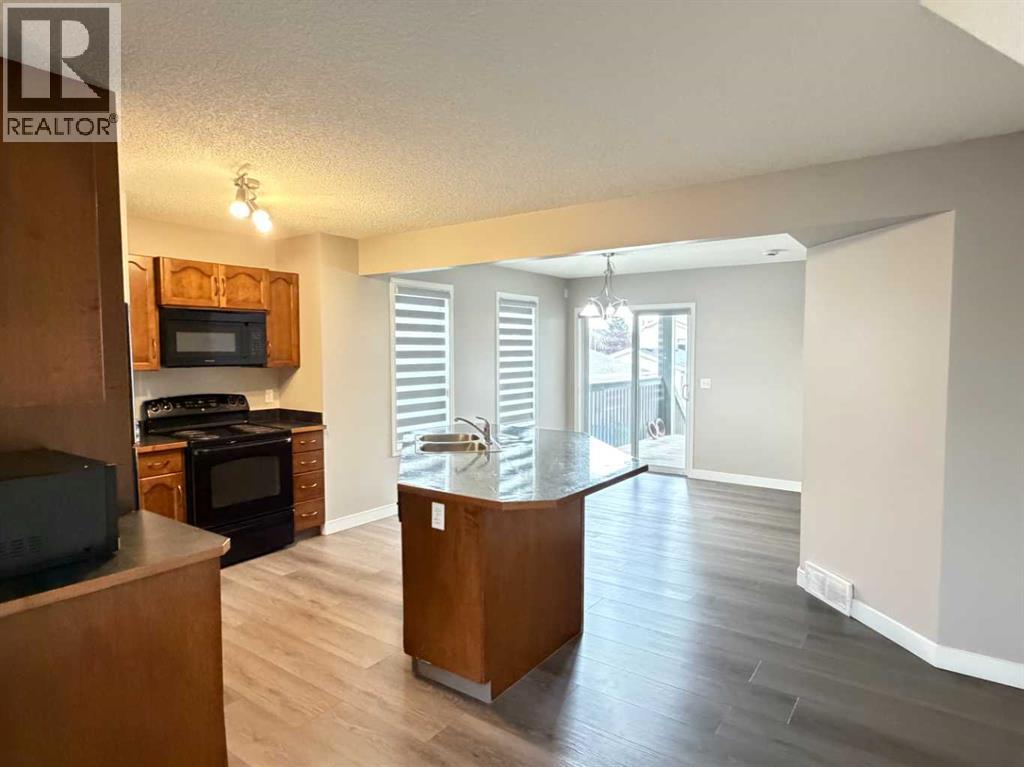 95 Panora Close Nw Property Photo 10