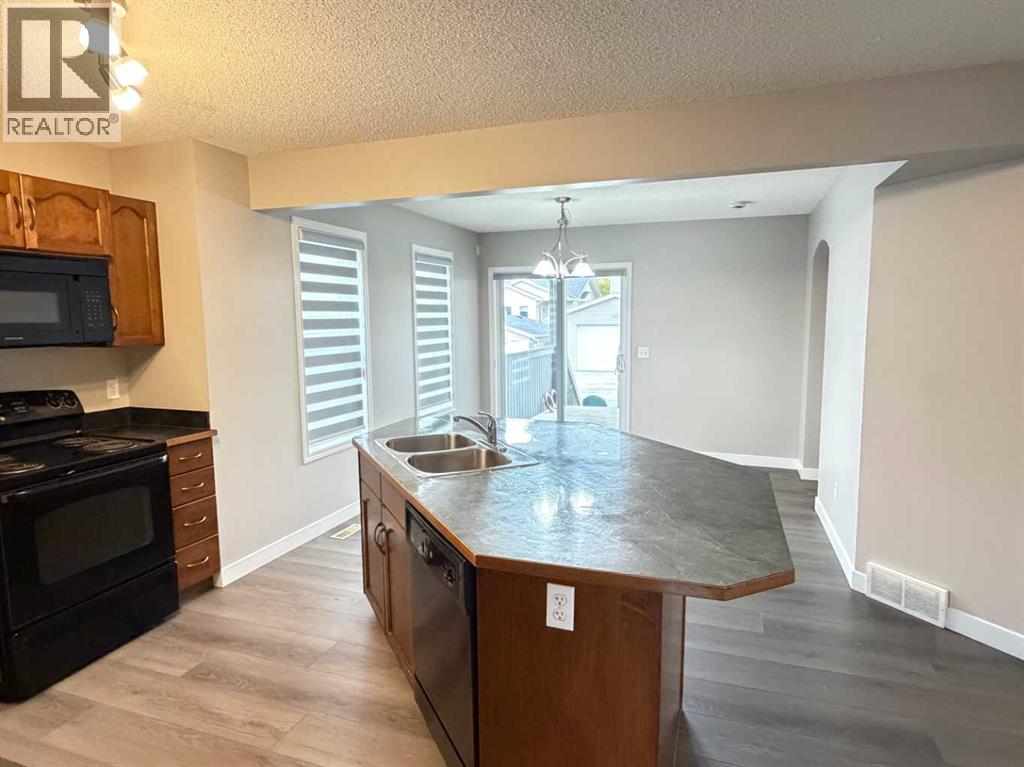 95 Panora Close Nw Property Photo 11