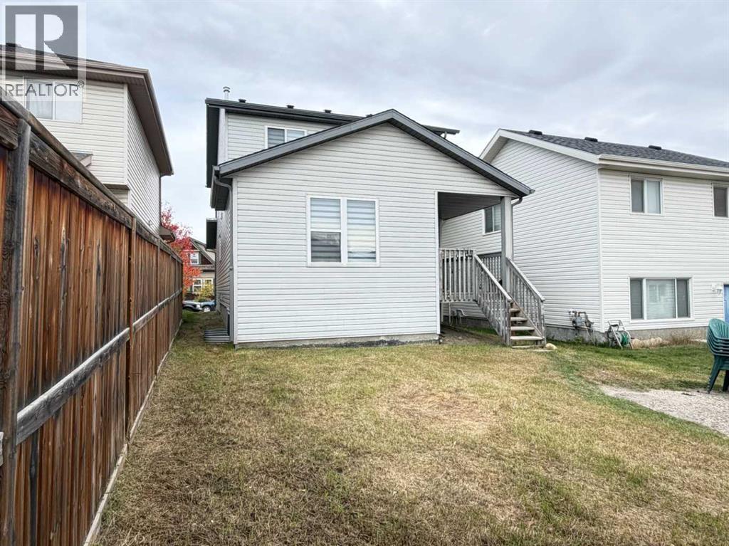 95 Panora Close Nw Property Photo 44