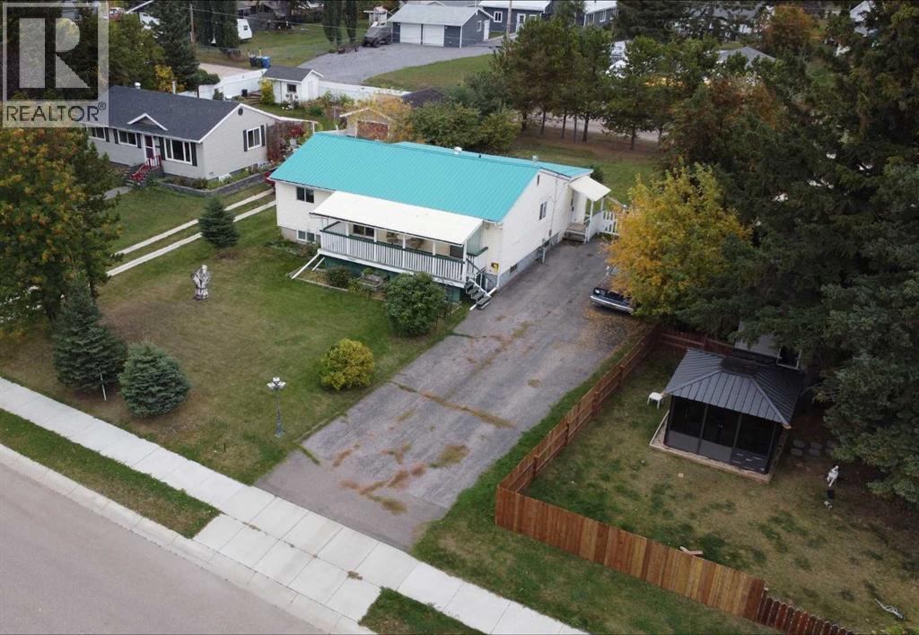 4108 49a Avenue Property Photo 2