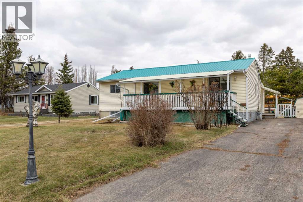 4108 49a Avenue Property Photo 4