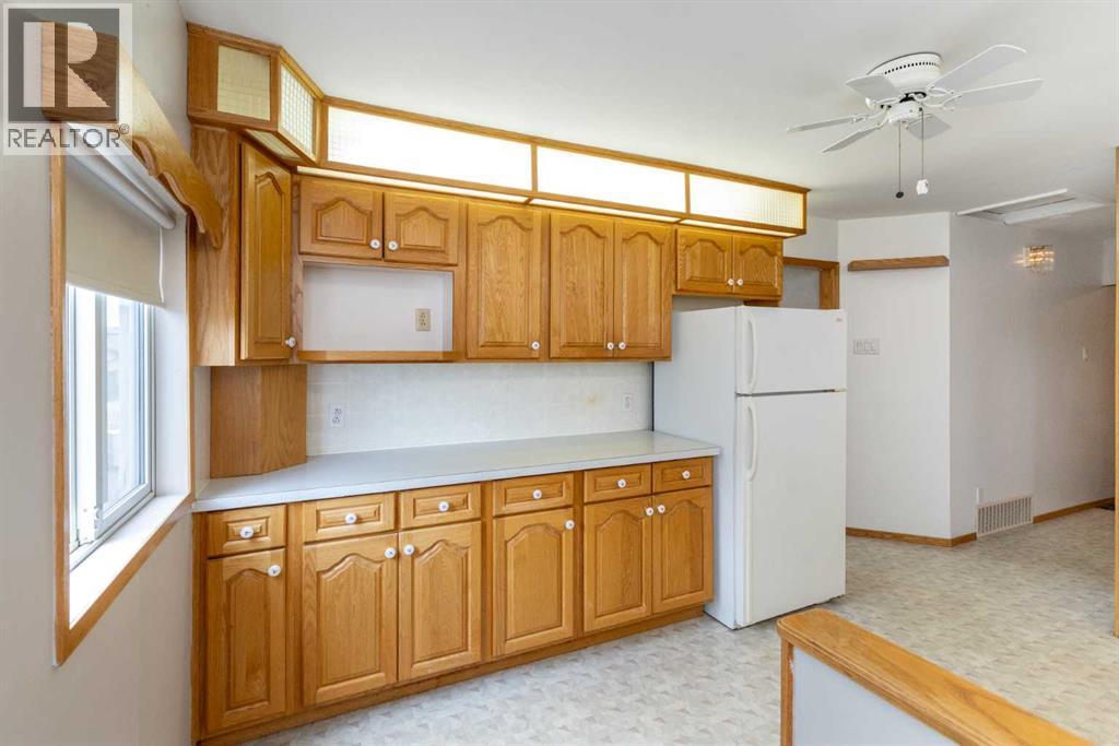 4108 49a Avenue Property Photo 8
