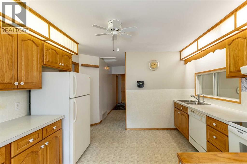 4108 49a Avenue Property Photo 10